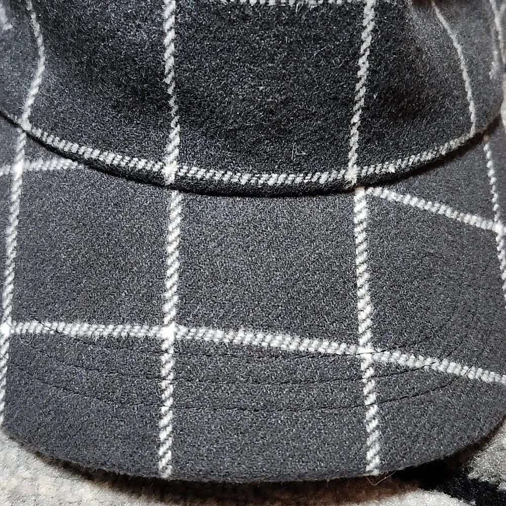 A NEW DAY FLANNEL GRAY & WHITE PLAID BASEBALL CAP HAT